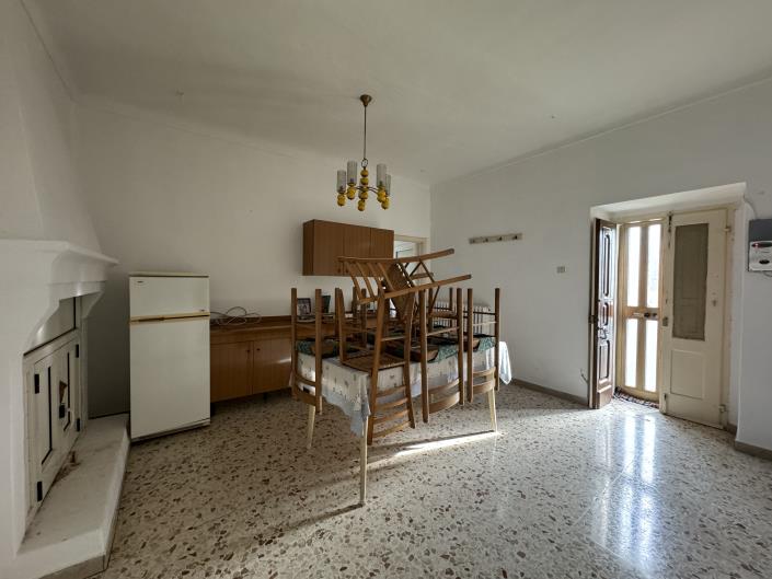 Image No.10-2 Bed House for sale