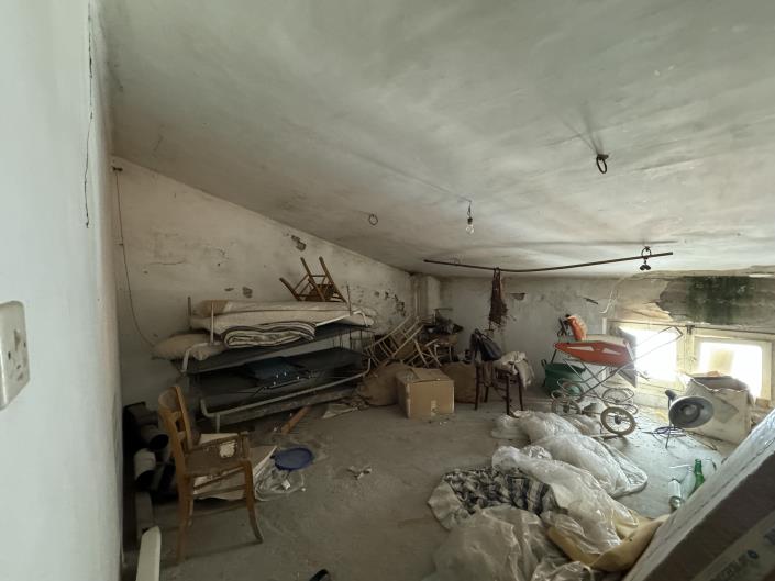 Image No.16-2 Bed Townhouse for sale