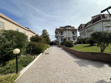 20240507_083011498_iOS