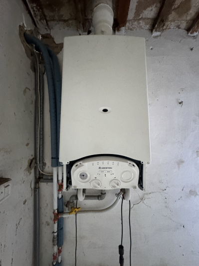 Image No.27-3 Bed Farmhouse for sale