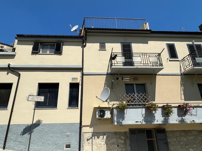 Image No.2-4 Bed Apartment for sale