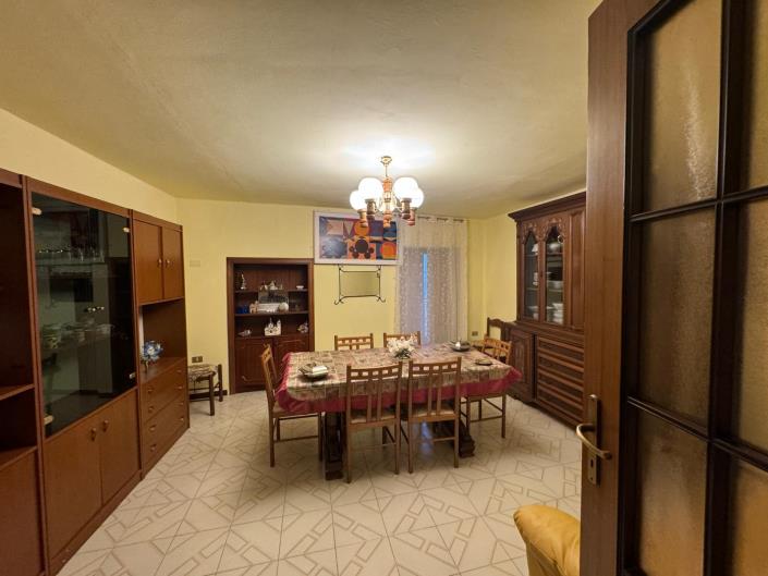 Image No.5-2 Bed Townhouse for sale