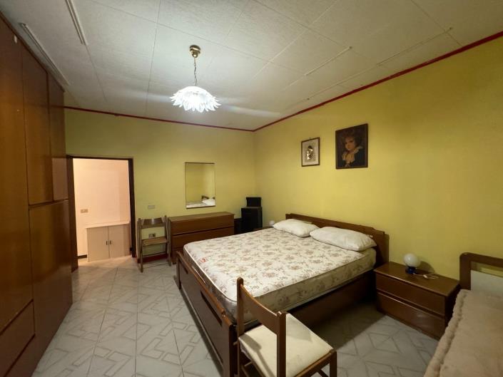 Image No.19-2 Bed Townhouse for sale