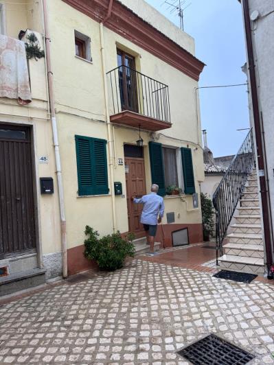 Image No.2-2 Bed Townhouse for sale