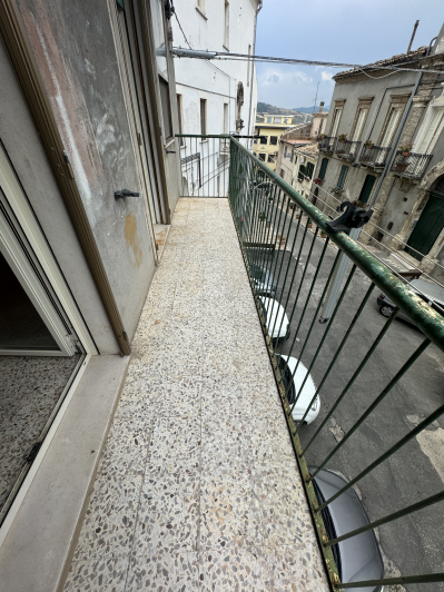 Image No.18-4 Bed Townhouse for sale