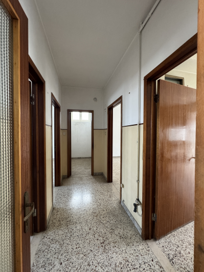 Image No.20-4 Bed Townhouse for sale