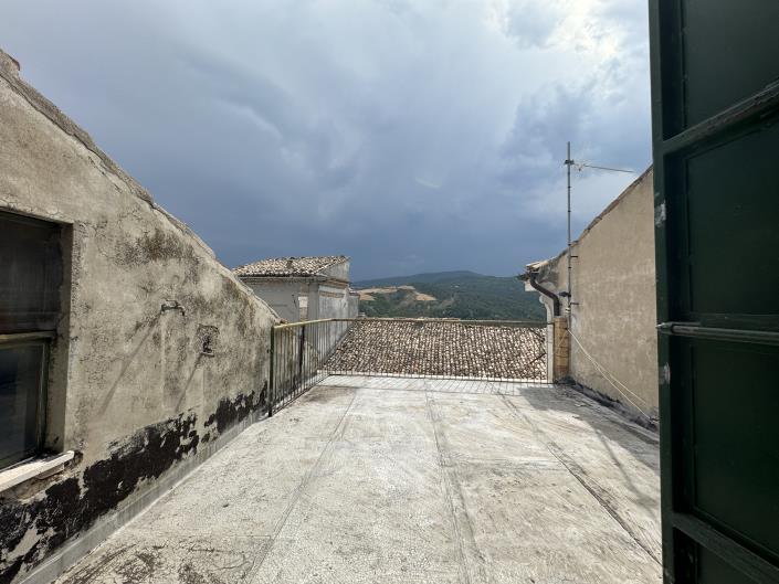 Image No.37-4 Bed Townhouse for sale