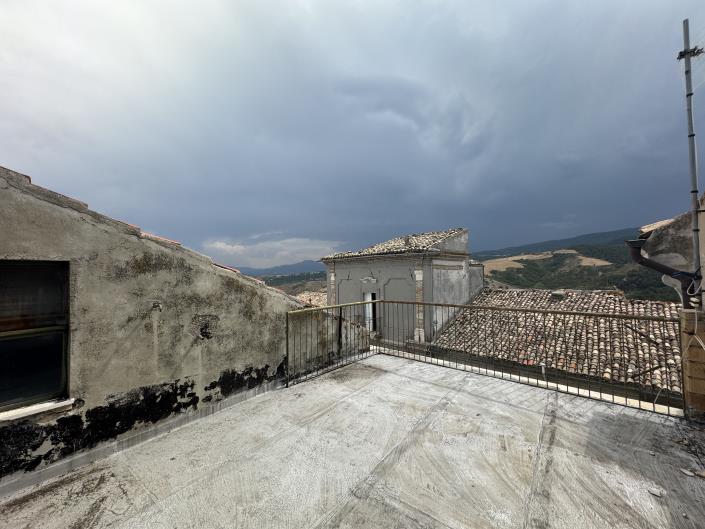 Image No.55-4 Bed Townhouse for sale