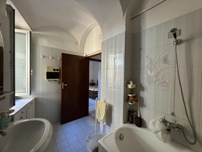 Image No.28-3 Bed House for sale