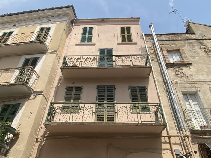 Image No.2-3 Bed Townhouse for sale