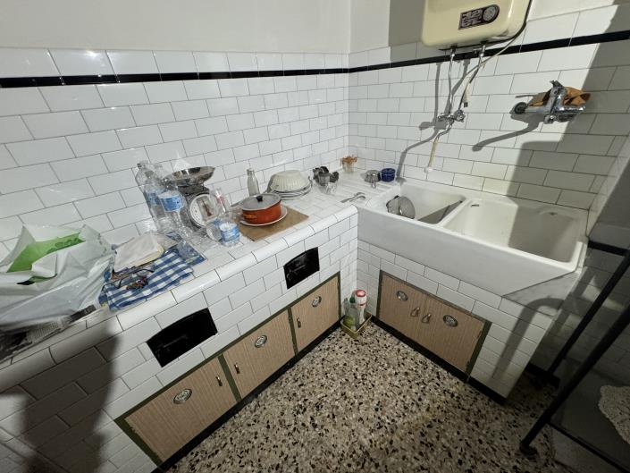 Image No.12-5 Bed Townhouse for sale