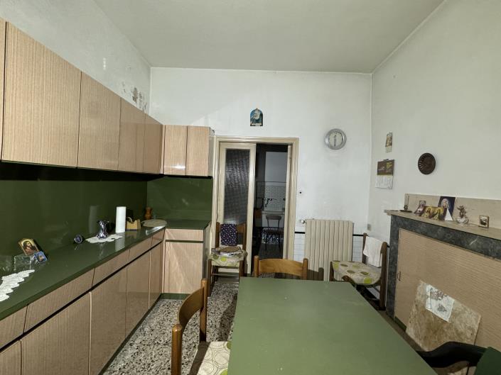 Image No.13-5 Bed Townhouse for sale