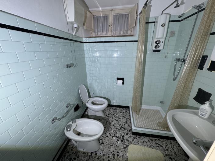 Image No.25-5 Bed Townhouse for sale