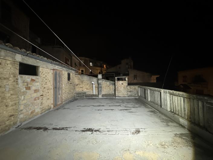 Image No.33-5 Bed Townhouse for sale