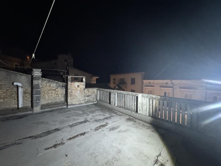 Image No.3-5 Bed Townhouse for sale