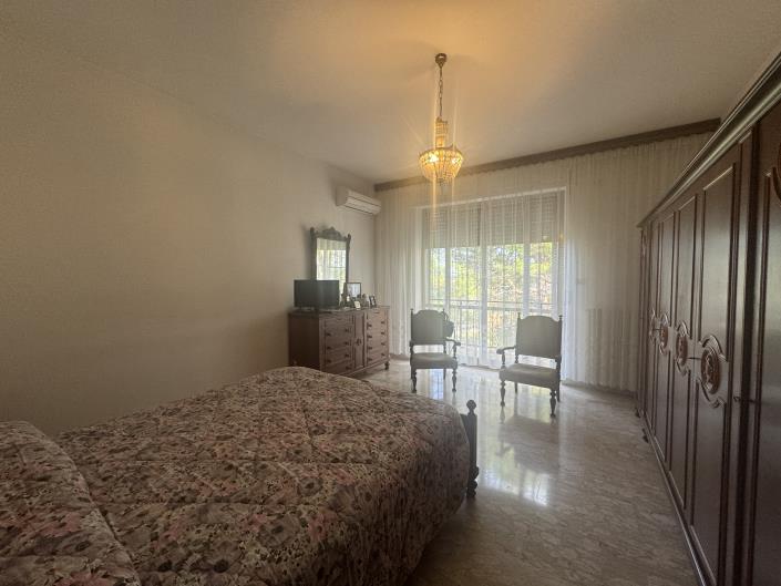 Image No.30-4 Bed Villa / Detached for sale