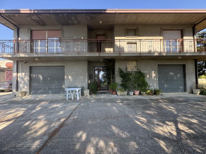 Image No.2-4 Bed Villa / Detached for sale