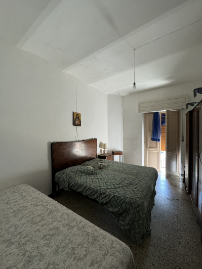 Image No.20-2 Bed Townhouse for sale