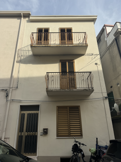 Image No.49-5 Bed Townhouse for sale