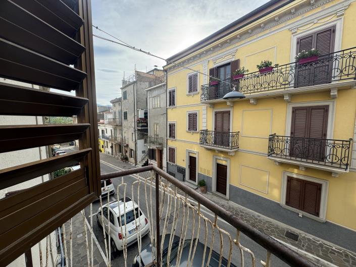 Image No.11-5 Bed Townhouse for sale