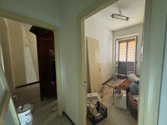 Image No.14-5 Bed Townhouse for sale