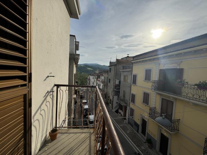 Image No.17-5 Bed Townhouse for sale