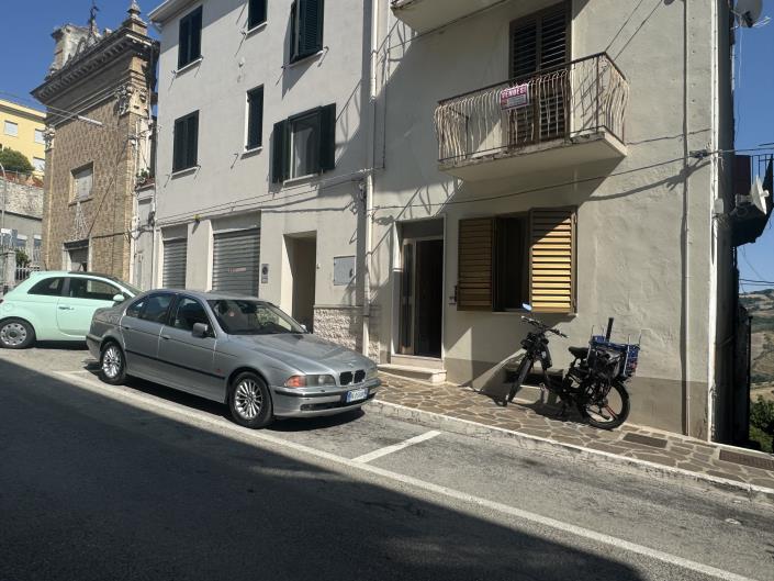 Image No.40-5 Bed Townhouse for sale