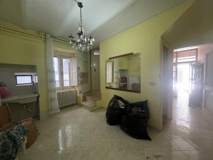 Image No.26-5 Bed Townhouse for sale