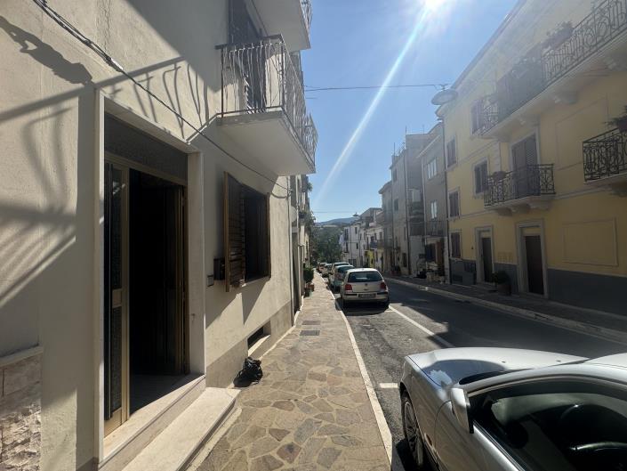 Image No.45-5 Bed Townhouse for sale