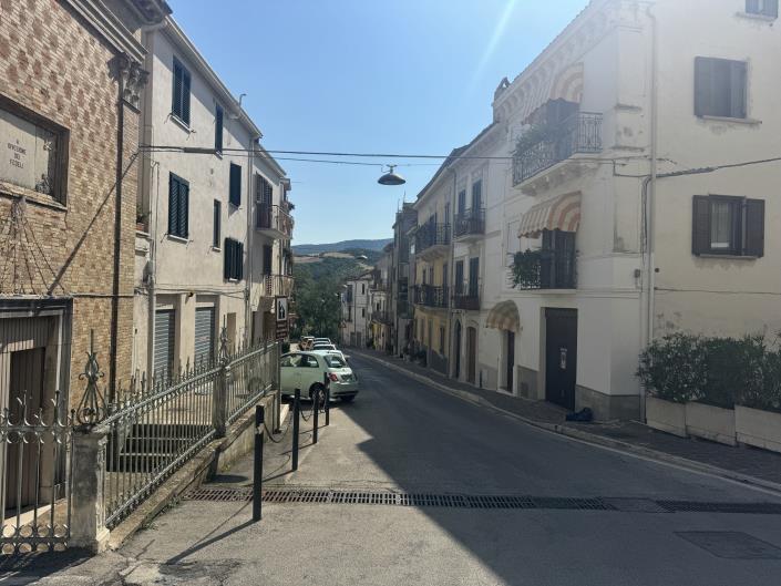 Image No.50-5 Bed Townhouse for sale