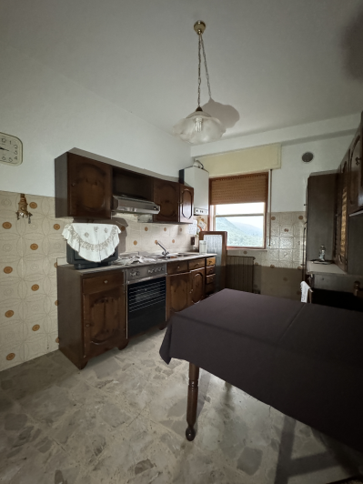 Image No.11-4 Bed Townhouse for sale