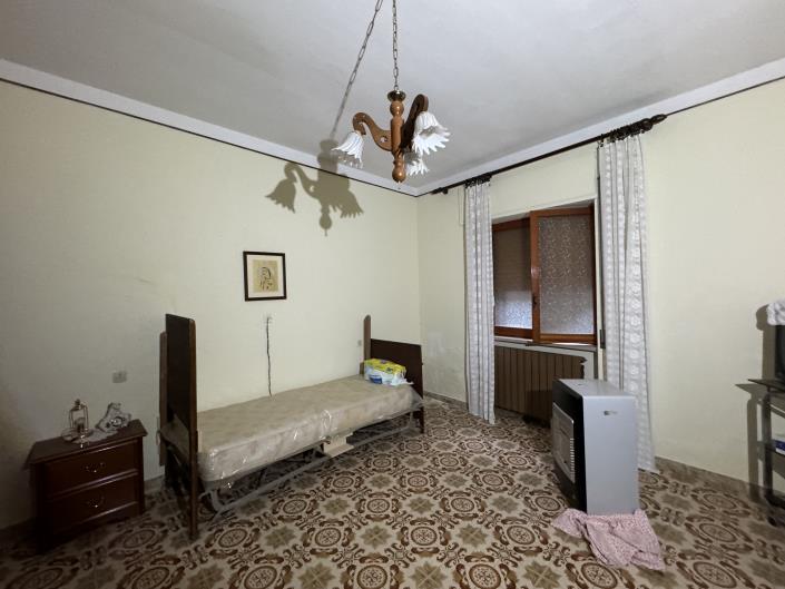 Image No.16-4 Bed Townhouse for sale