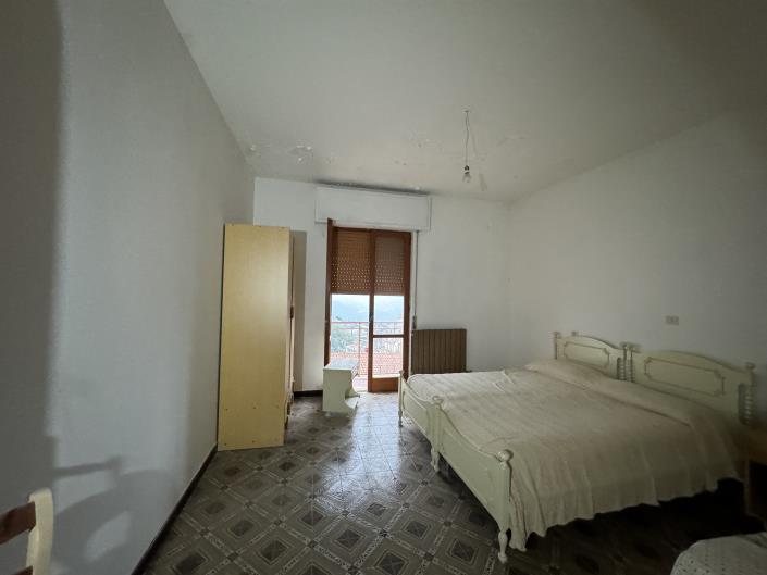 Image No.30-4 Bed Townhouse for sale