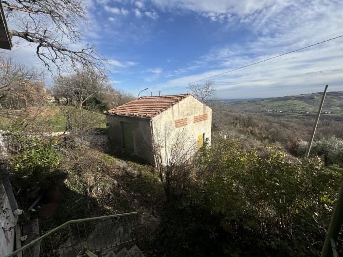 Image No.6-Maison de campagne de 5 chambres à vendre à Tornareccio
