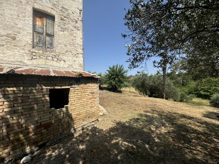 Image No.27-2 Bed Semi-Detached for sale