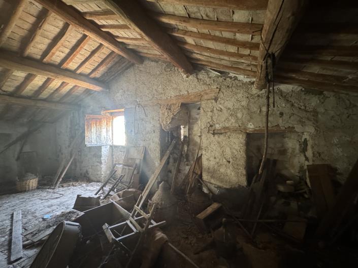 Image No.17-2 Bed Semi-Detached for sale