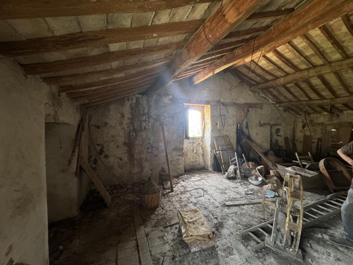 Image No.18-2 Bed Semi-Detached for sale