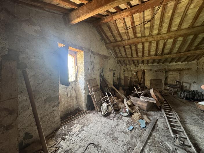 Image No.19-2 Bed Semi-Detached for sale