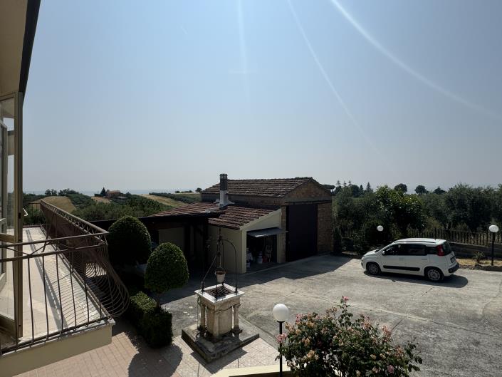 Image No.23-3 Bed Villa / Detached for sale