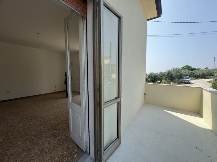 Image No.25-3 Bed Villa / Detached for sale