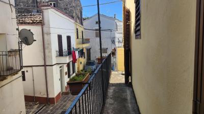 ba2e3c78-38fb-4b61-95d9-85b42c1a7526