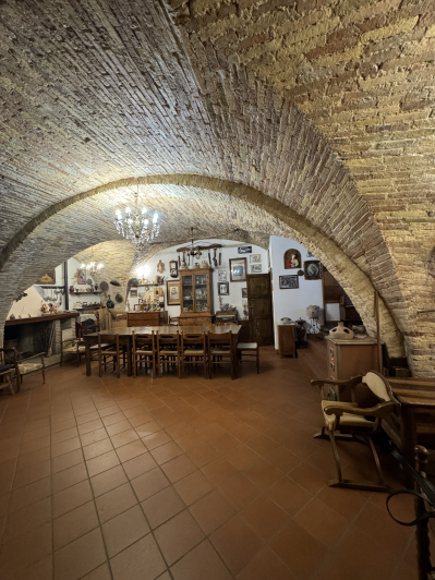 Image No.21-2 Bed Townhouse for sale