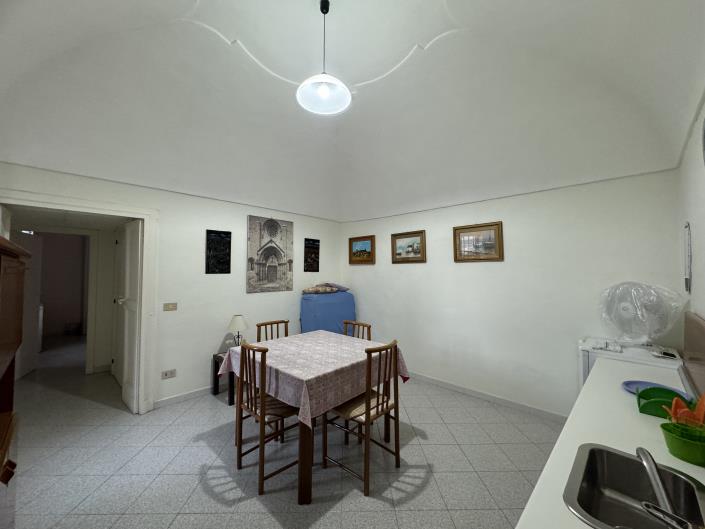 Image No.12-2 Bed Townhouse for sale