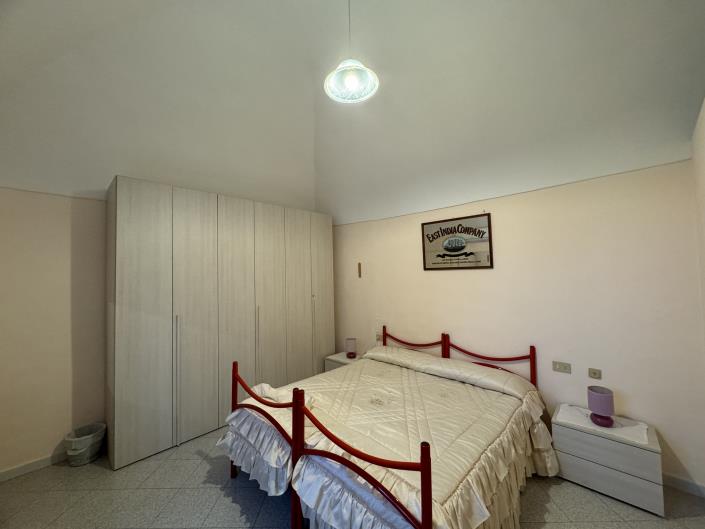 Image No.23-2 Bed Townhouse for sale