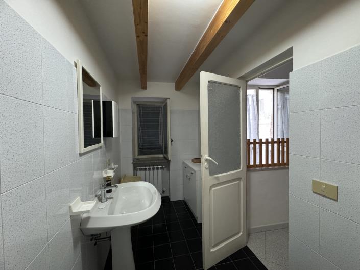 Image No.35-2 Bed Townhouse for sale