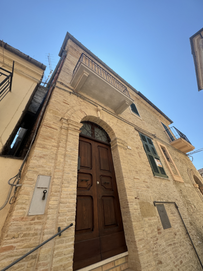 Image No.50-2 Bed Townhouse for sale