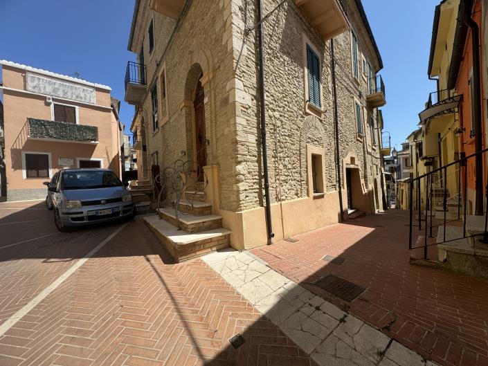 Image No.5-2 Bed Townhouse for sale