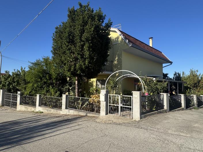 Image No.58-3 Bed Villa / Detached for sale