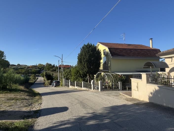 Image No.60-3 Bed Villa / Detached for sale