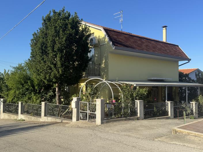 Image No.59-3 Bed Villa / Detached for sale